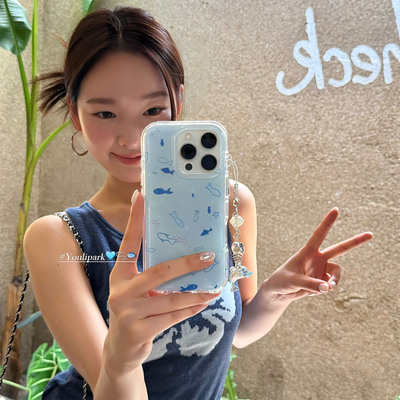 夏日简约蓝色小鱼挂件苹果手机壳