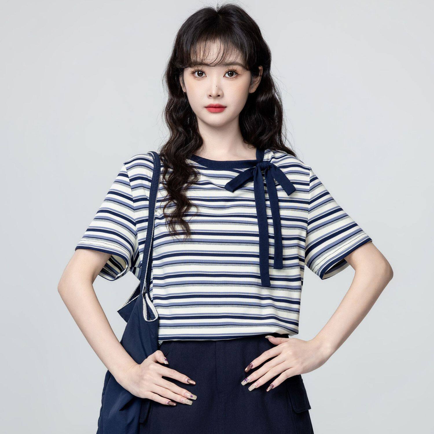 蓝色条纹长袖T恤女2026春秋季新款设计感蝴蝶结系带体恤打底上衣