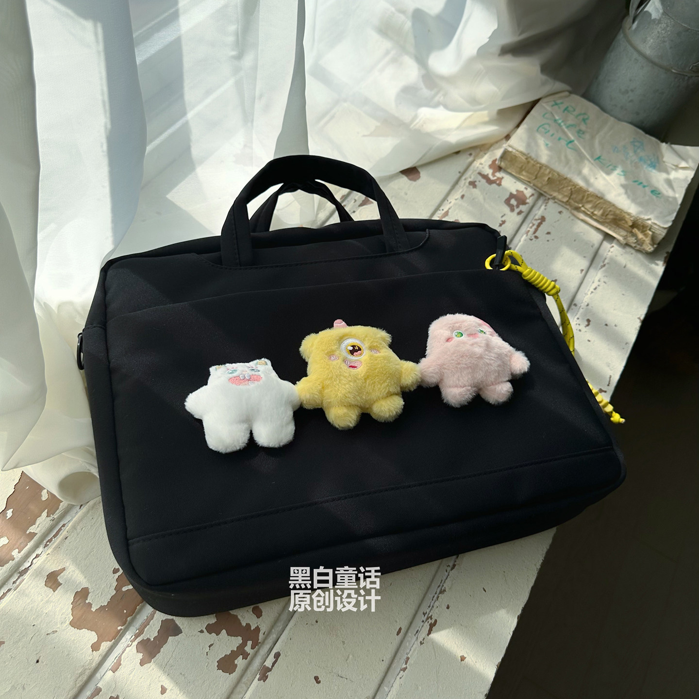 高颜值卡通毛绒独眼怪物公仔贴布笔记本电脑包16英寸女小众设计通勤