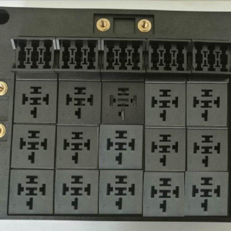 20路15路18路20路40路30路60路45路50路带继电器保险丝盒总成发动