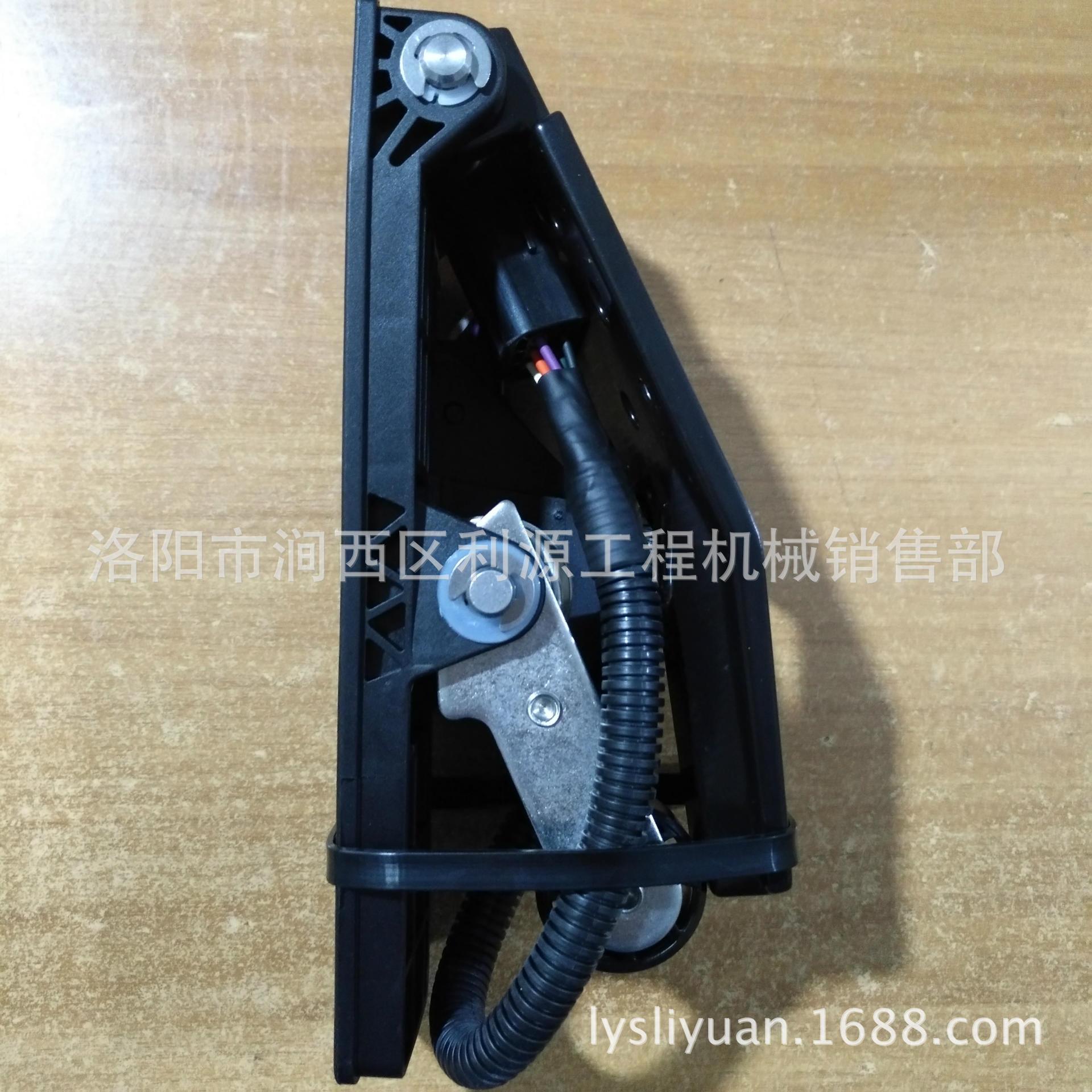 脚踏板油门踏板YTO东方红大中轮拖配件农机配件 电子油门踏板