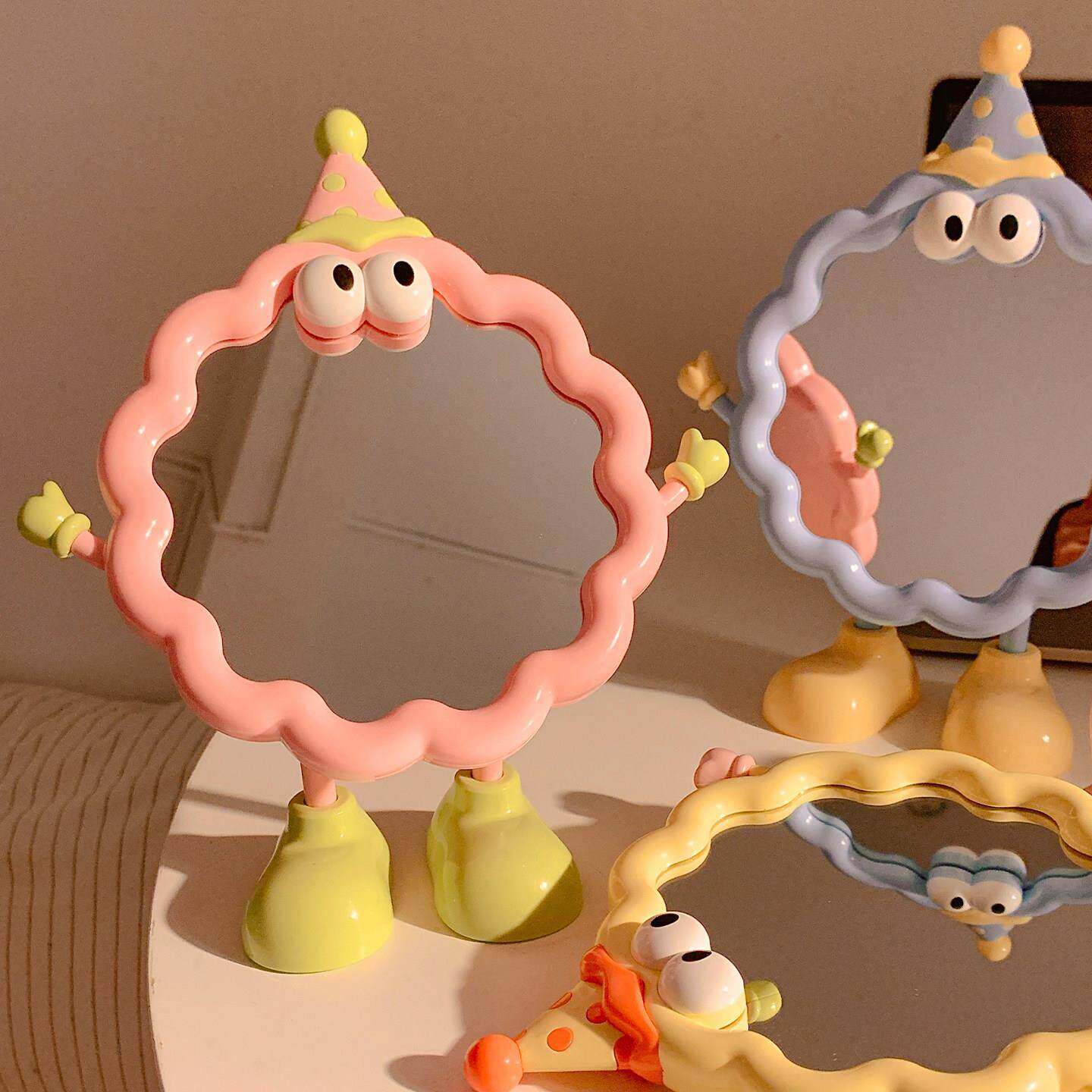 可爱高颜值化妆镜家用桌面卧室台式梳妆台小镜子学生宿舍2026新款