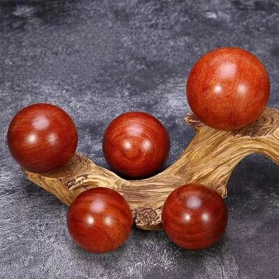 2Pcs Stress Ball Chinese Style Carving Crafts Toys Desktop H