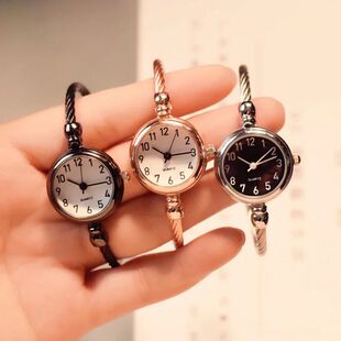 Retro Ladies Quartz Wristwatch Clock Fashion Dress Watch Wom