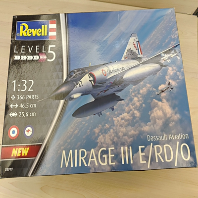 出点堆积，1/32 revell 03919 利华 达索幻影3 Mirage3，应该是了