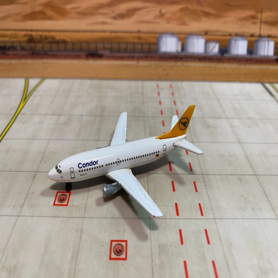 Herpa 500364 Conder B737-300 1:500中古机, 有沙請不要问我