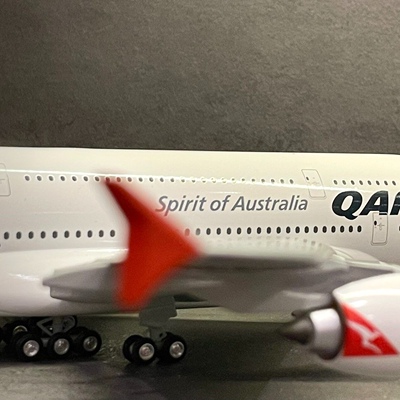 herpa1/200澳洲航空A380，老款盒子，漆面型准无敌。上一代Qantas