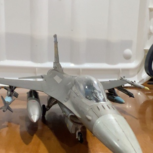 1/48 F-16C 战斗机模型 美军Minnesota联队涂装 已装配武器挂载