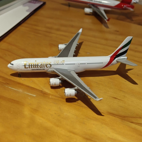 GJ阿联酋航空a340-500内盒用hx747替代 成色:全新;飞机系列:客机