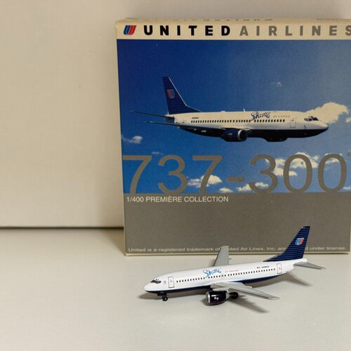 dragonwings dw 美国联合航空 737-300 N358UA 配件齐全，机身微