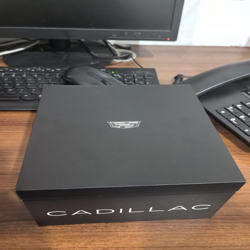 凯迪拉克飞行器模型原厂纪念品，懂得来 成色:全新;材质:合金;比