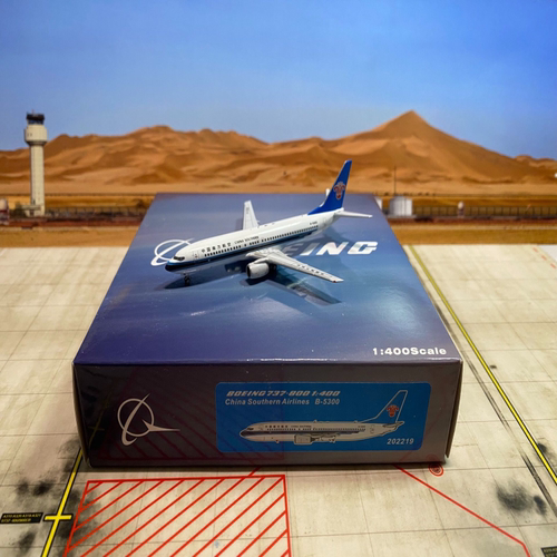PandaModel 202219 中国南方航空 737-800 B-5300 1:400前起落