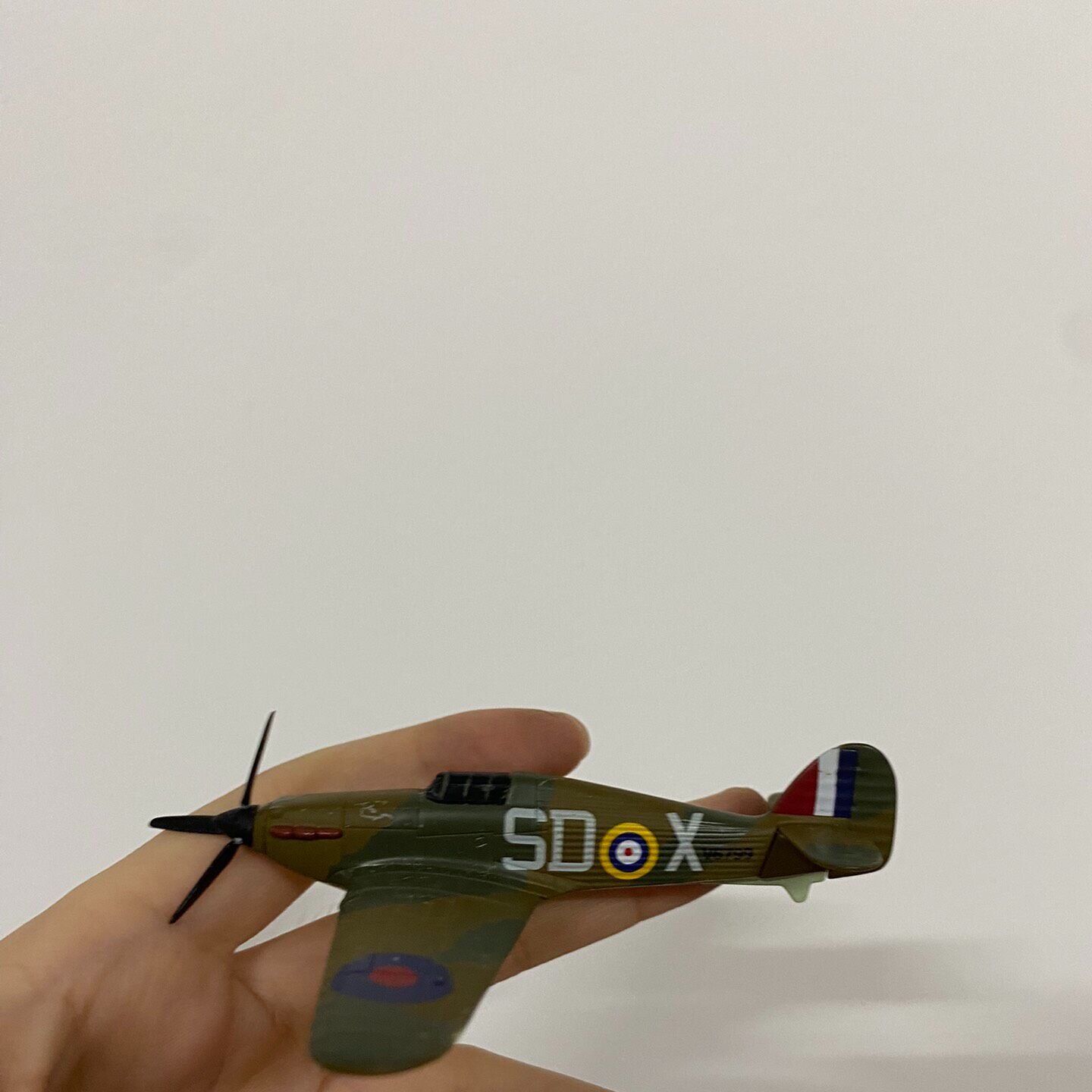 Corgi狗仔 1/72 AA27603 60周年霍克飓风Mk1合金战斗机模型 材质: