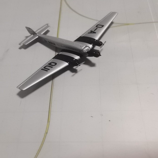 容克Ju52运输机模型，德国汉莎航空涂装，比例1/250，合金材质。