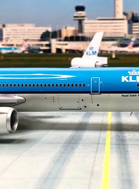 200比例，KLM荷兰皇家航空MD11，95周年纪念涂装+后飞行。两架打