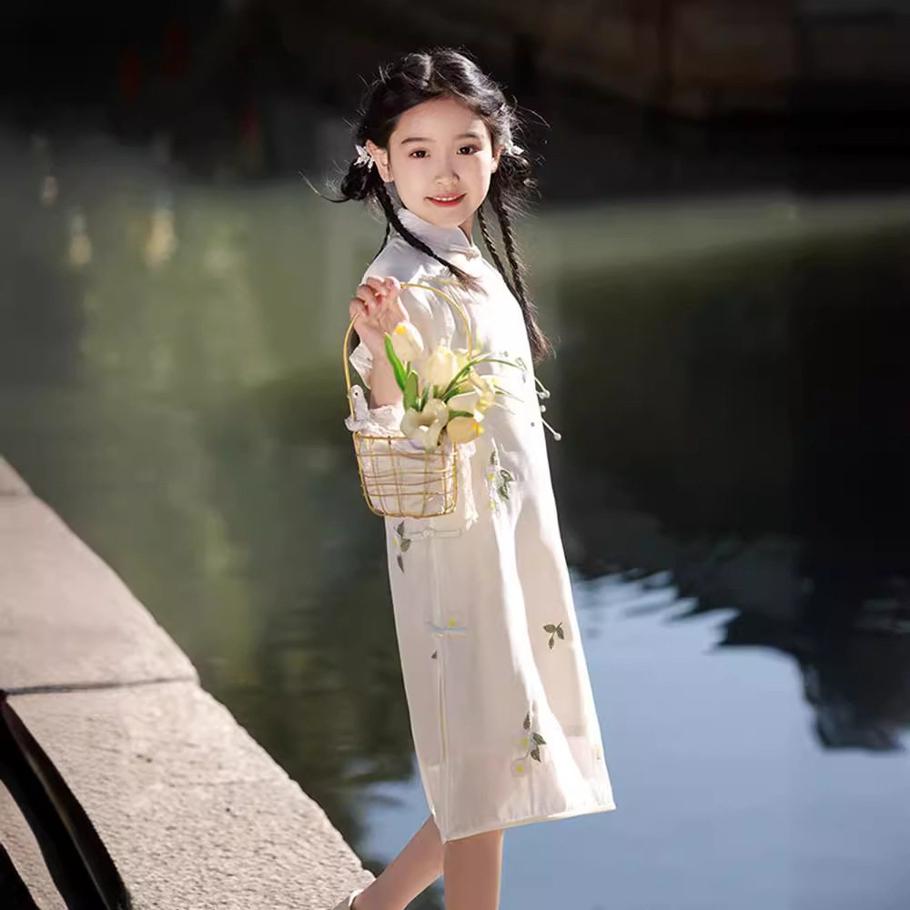2026新款女童全开襟绣花新中式国风改良立领旗袍日常中长款旗袍连