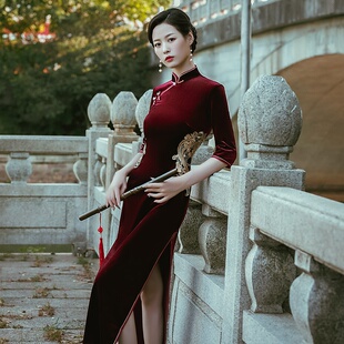 长袖 长款 改良旗袍女 刺绣酒红色金丝绒国风新中式 2026新款