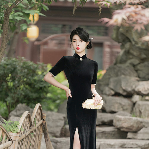 2026新款黑色旗袍丝绒旗袍改良高端气质女小香风秋季修身旗袍单层