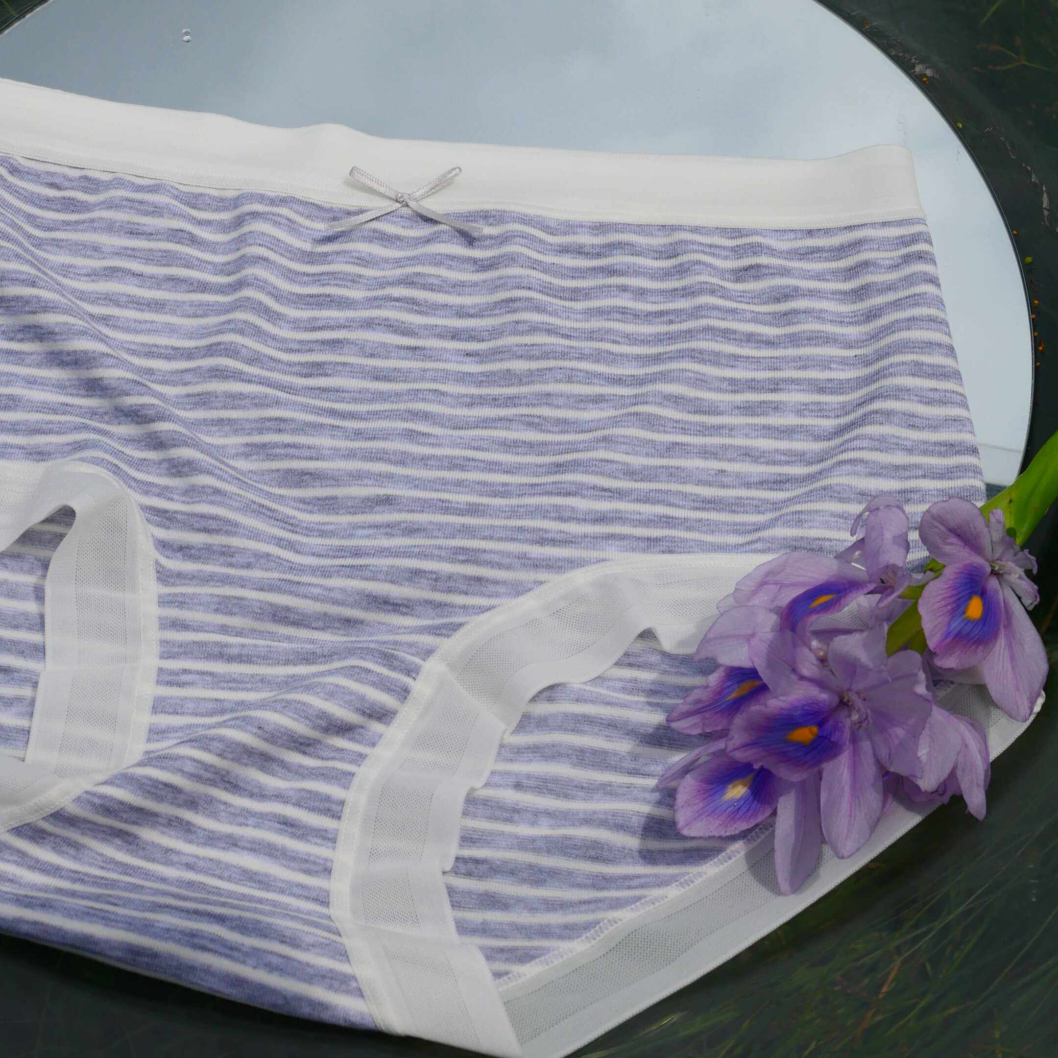 亲肤舒适条纹内裤女纯棉全棉中腰无痕包臀三角裤女士新款2024爆款