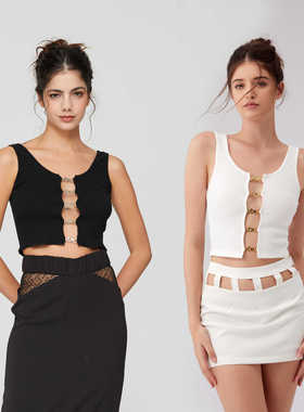 霹雳娇娃系列金属logo配饰镂空休闲款tank上衣