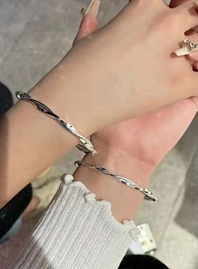 莫比乌斯手环ins高颜值学生女简约冷淡风高级闺蜜情侣爱心手镯潮