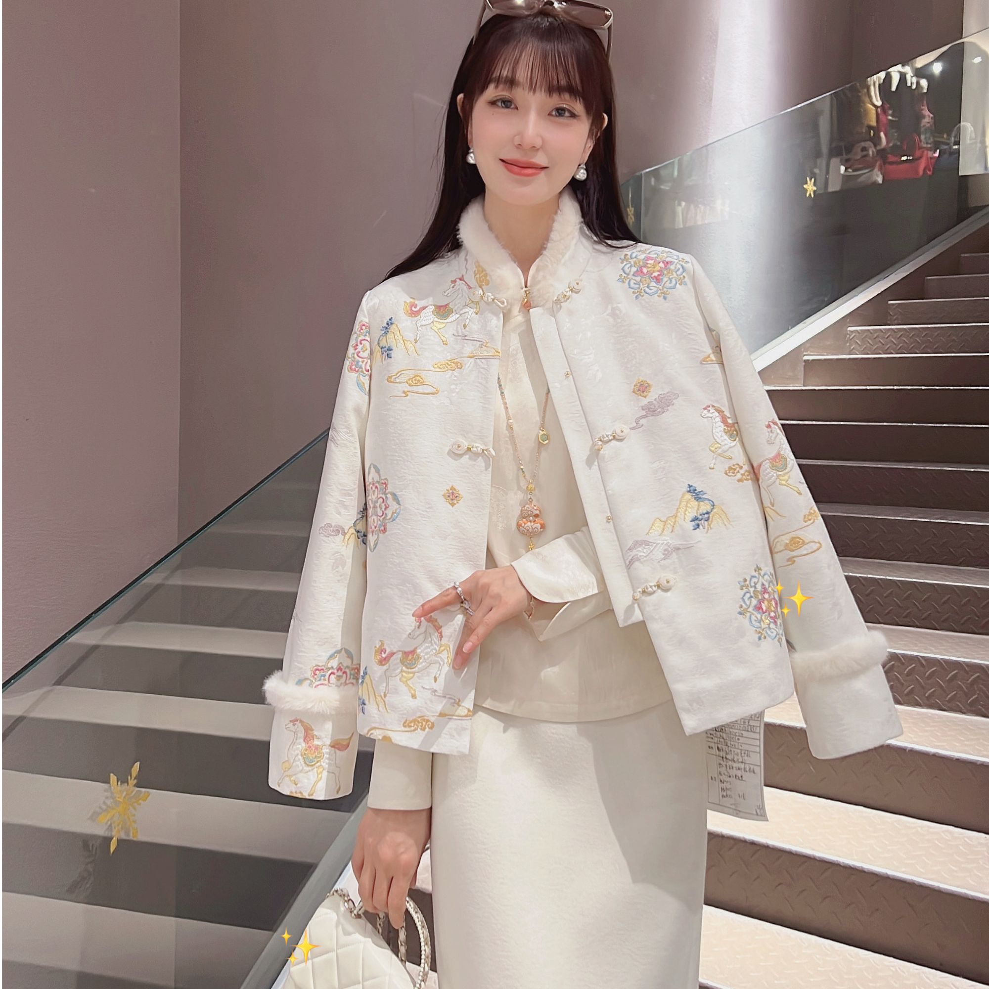 《77定制》冬季新中式国风重工刺绣气质加90鹅绒加厚羽绒服7050