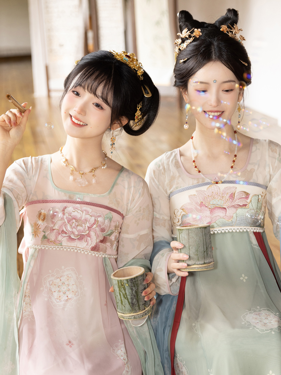 远山乔【椒花颂诃子】唐风三色刺绣诃子汉服配饰重工精致华丽