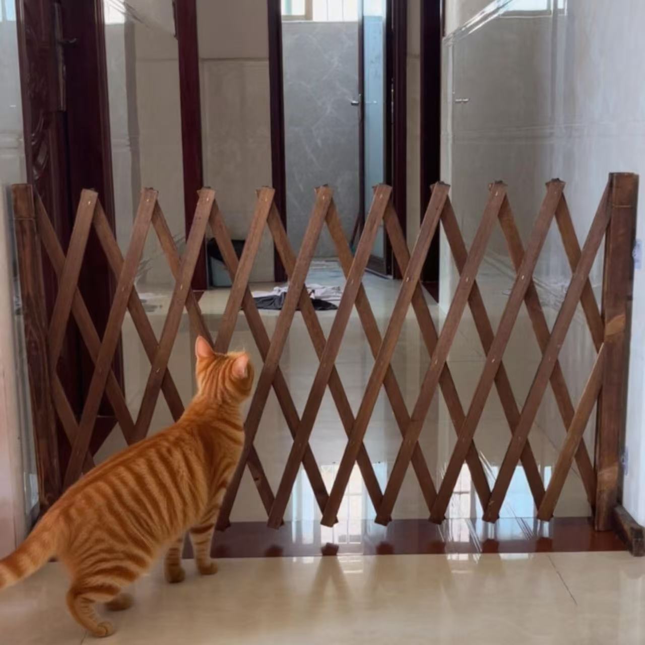 宠物围栏狗笼隔断拦狗栅栏阳台隔离门可伸缩栅栏门挡狗挡猫兔护栏