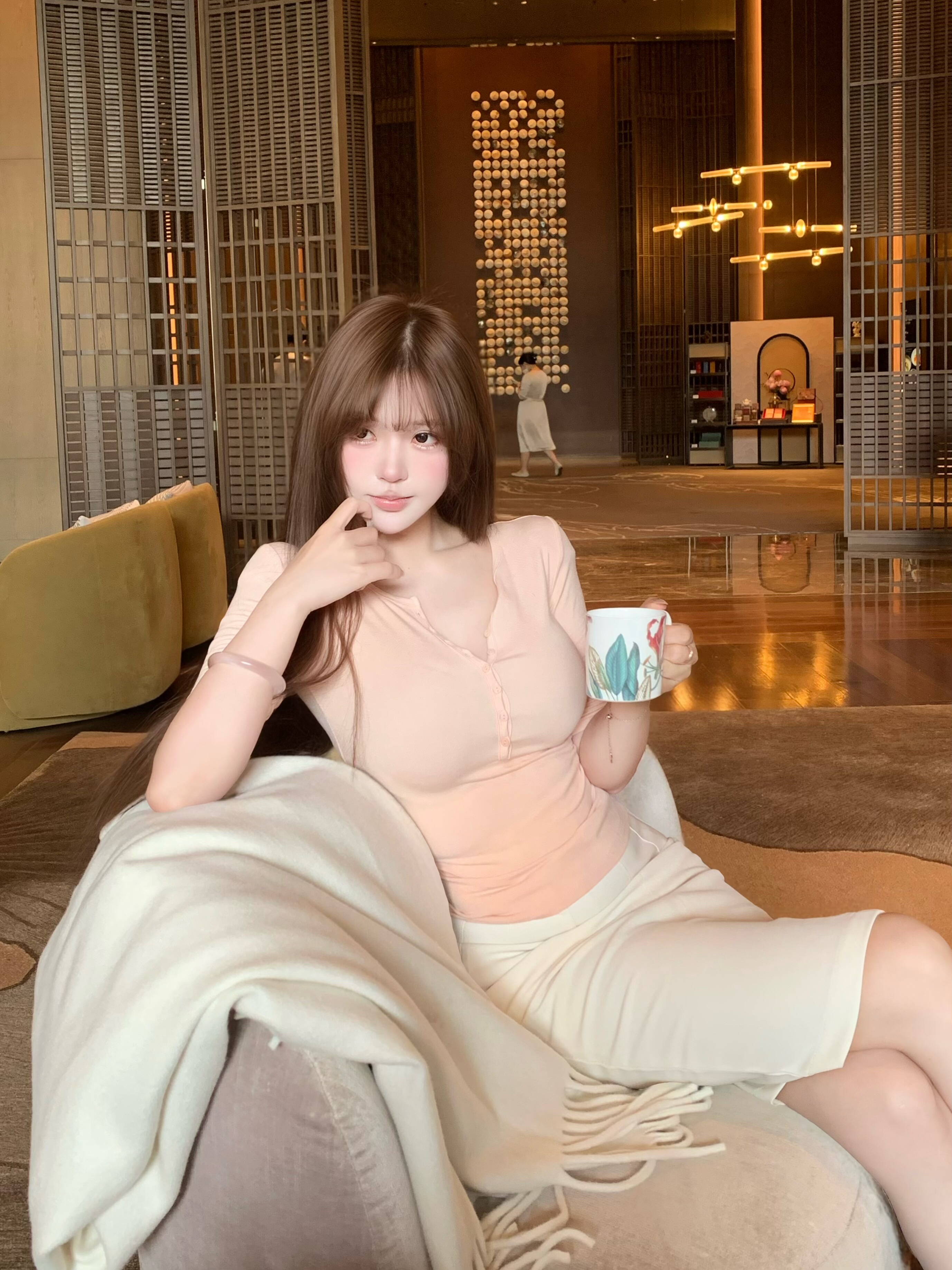 小说女主|秋季圆领上衣显白修身弹力|包臀半裙|羊绒流苏披肩斗篷