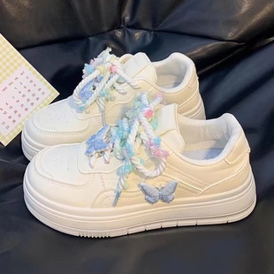 女童厚底原创蝴蝶爆款小白鞋新款春季轻便百搭增高运动学生休闲鞋