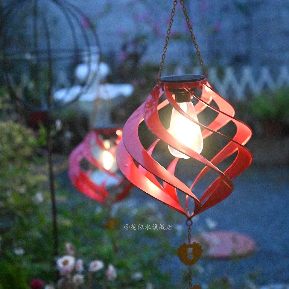 花园装饰红色螺旋壁饰旋转太阳能灯户外阳台挂灯复古风照明灯具