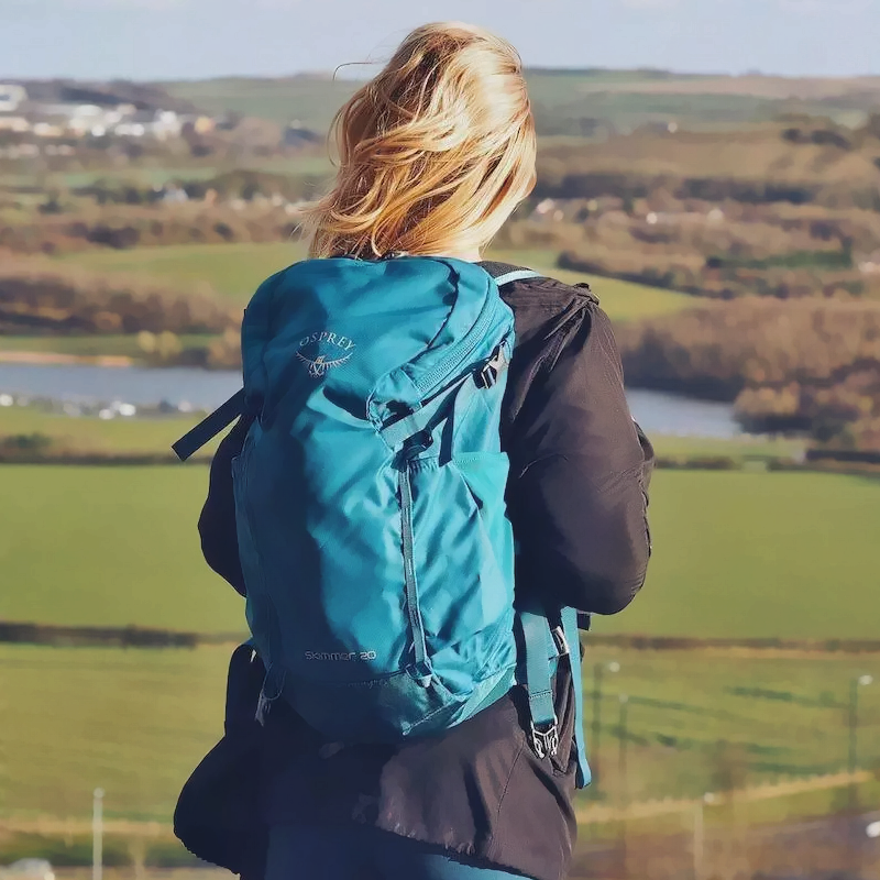 小鹰燕鸥女户外双肩徒步登山背包