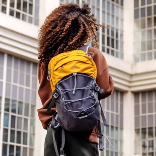 小鹰OSPREY QUASAR恒星26升城市时尚休闲笔记本电脑户外双肩背包