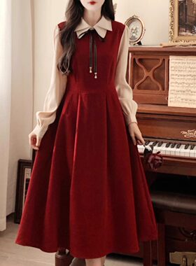 灯芯绒红色洋装女春秋2025新款时尚大尺码覆古赫本风假两件长裙子