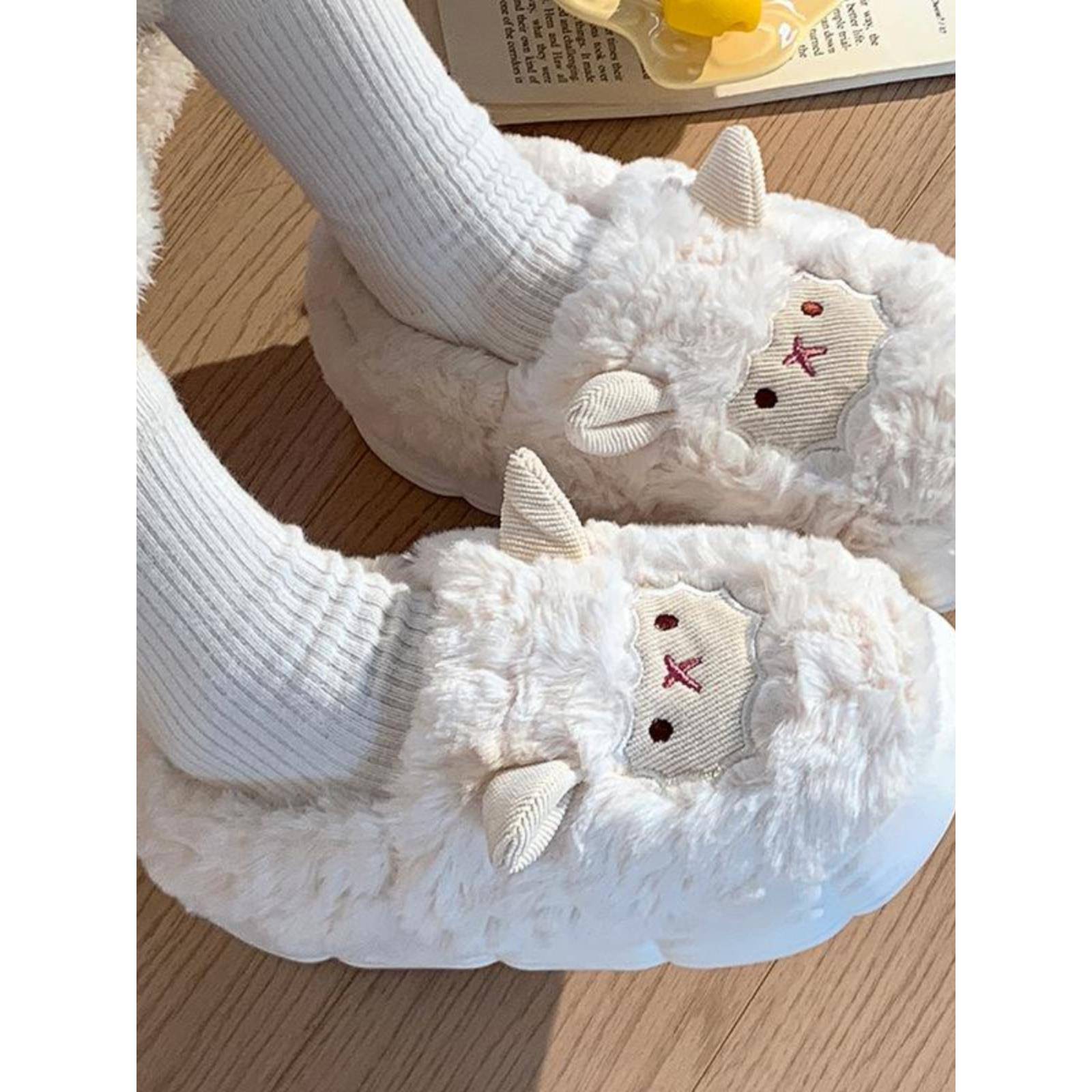 2024 Winter New Cute Sheep Cotton Slippers Anti slip