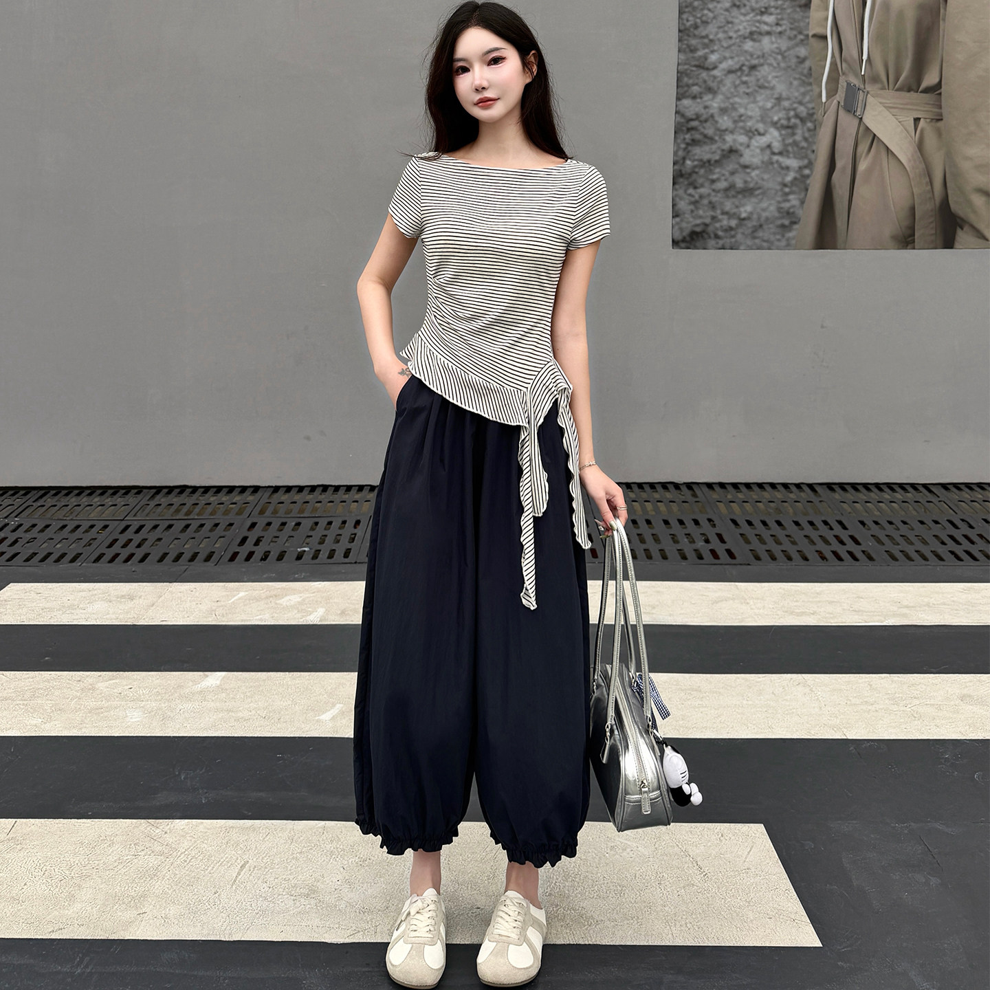 时尚条纹短袖T恤灯笼裤两件套女夏季新款休闲洋气设计感减龄套装