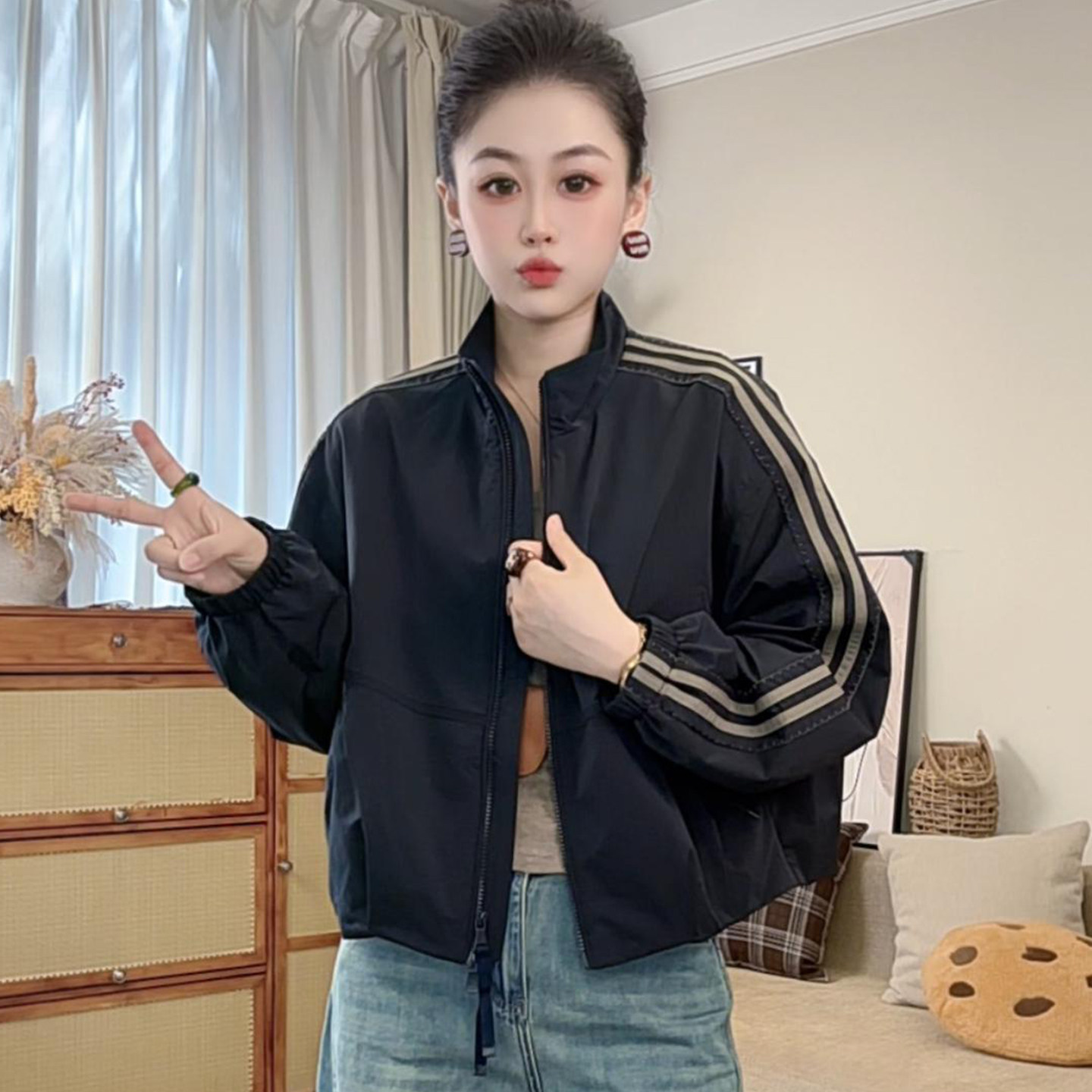 时尚休闲短款外套女2026春秋季新款时髦洋气韩版立领开衫夹克上衣