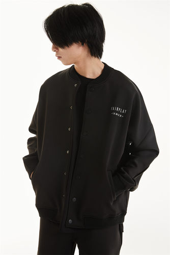 一体剪裁太空棉棒球服外套
