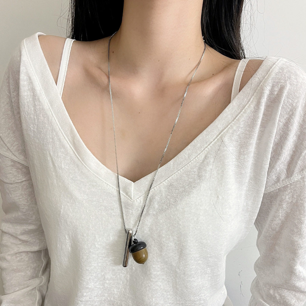 日系CoopKoop简约高级感木质松果吊坠项链女小众设计感长款毛衣