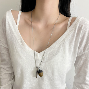 日系CoopKoop简约高级感木质松果吊坠项链女小众设计感长款毛衣