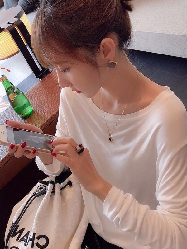 白色t恤女长袖春秋季新款内搭宽松打底衫纯色圆领莫代尔薄款上衣