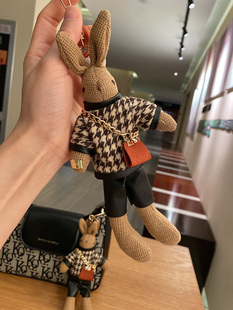 LV&GEDETE 精致小兔子包包挂件女公仔汽车钥匙扣挂饰挎包装饰玩偶