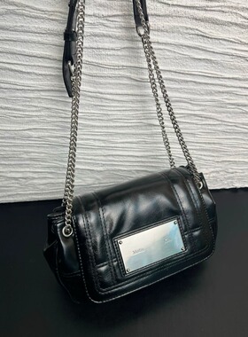 韩国小众MatinKim小众设计师金属牌黑色亮面绗缝小链条包女斜挎包