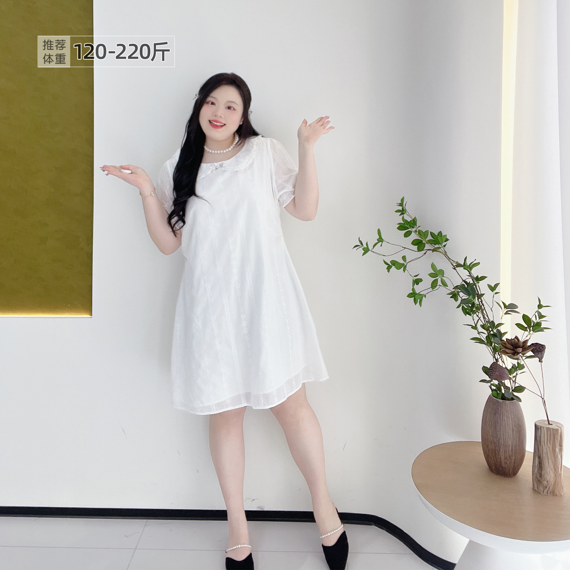 胖莹莹大码女装甜美初恋系减龄白色显瘦遮肉提花短裙娃娃领连衣裙