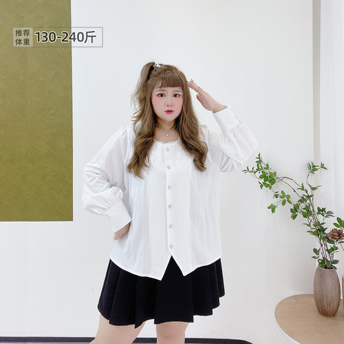 2026春款甜美高级感通勤刺绣胖莹莹大码女装显瘦圆领衬衫宽松上衣