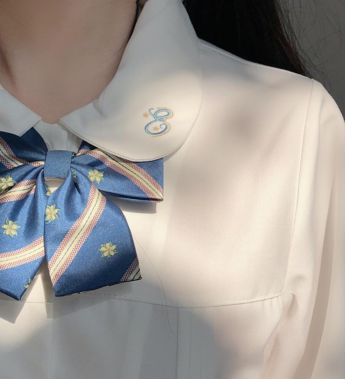 春日部【时津井】原创设计字母刺绣风琴褶圆领长袖jk制服白色衬衫