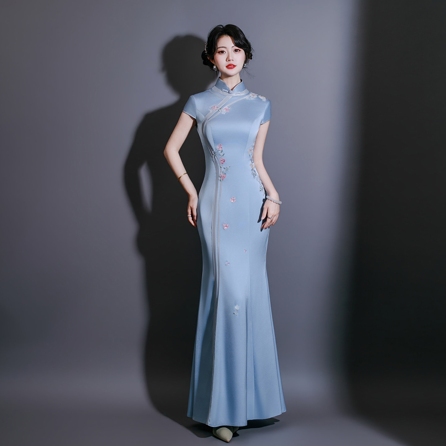 新中式改良立领鱼尾晚礼服绣花