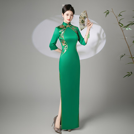 诗贝茉2025新款旗袍新中式国风气质优雅演出服复古修身走秀绿色