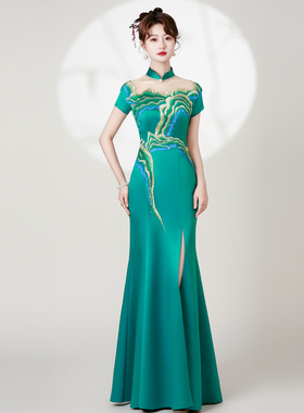 中国风立领短袖绿色鱼尾开叉宴会晚礼服高级感修身走秀演出长裙