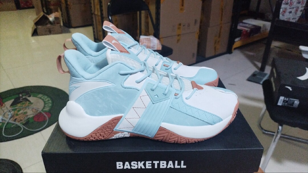 anta安踏 thompson kt a-shock 男子实战篮球鞋 112241619s系列